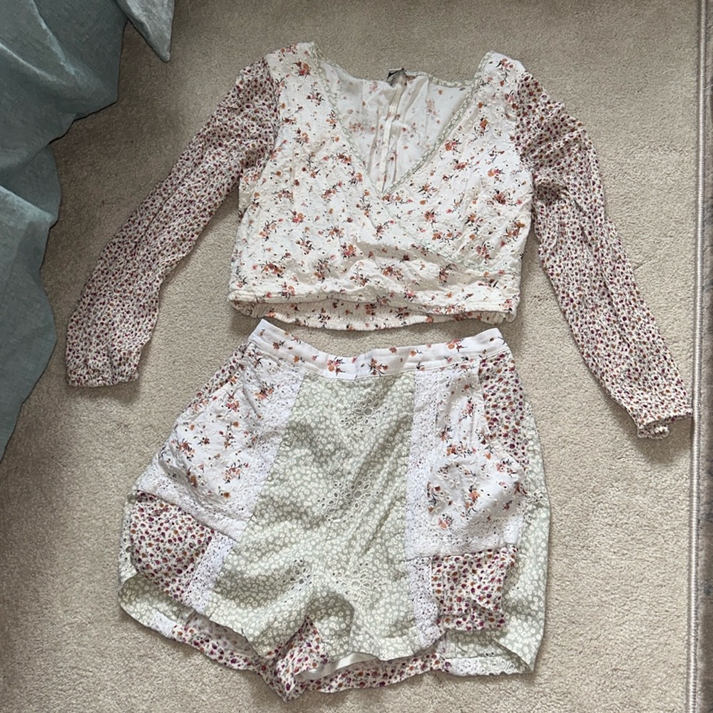 American Eagle Floral Set Size Medium